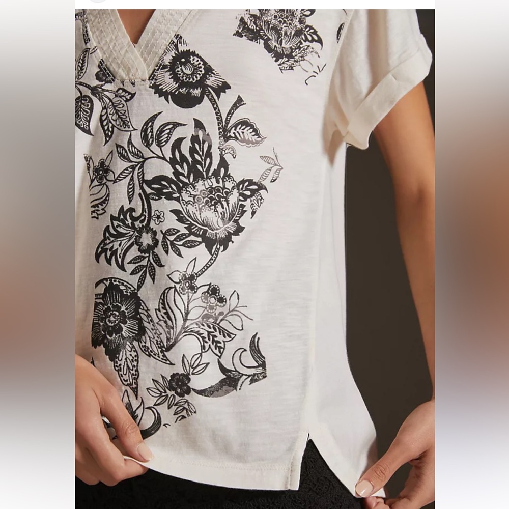 Daily practice v-neck tee